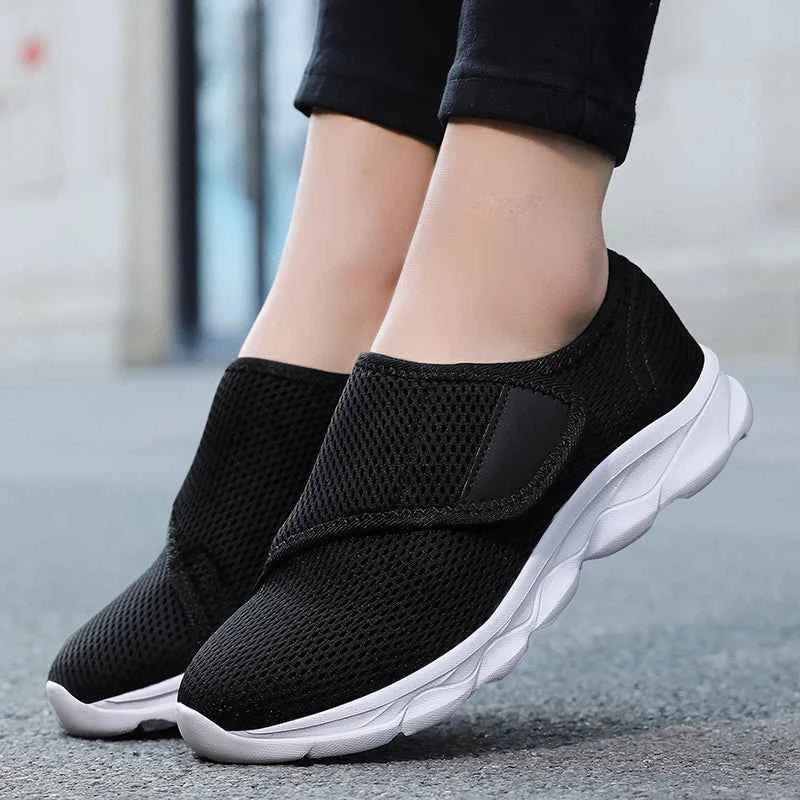 New Casual Orthopedics Wide Feet Swollen Shoes Thumb Eversion Adjusting Soft Comfortable Diabetic Shoe Walking Shoes (All BLACK)