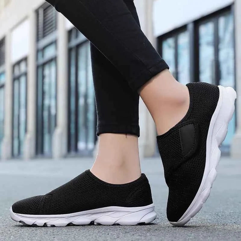 New Casual Orthopedics Wide Feet Swollen Shoes Thumb Eversion Adjusting Soft Comfortable Diabetic Shoe Walking Shoes (All BLACK)