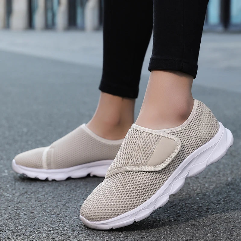 (Baige) New Casual Orthopedics Wide Feet Swollen Shoes Thumb Eversion Adjusting Soft Comfortable Diabetic Shoe Walking Shoes